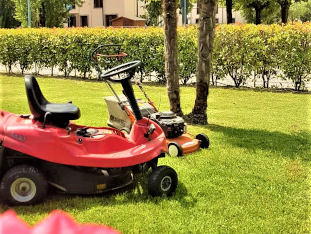Taglio erba e pulizia siepi